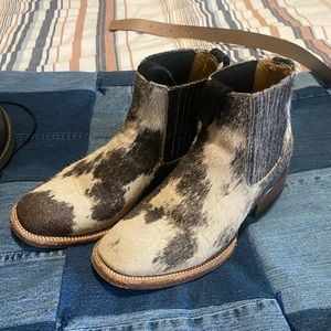 Stiefeld Hair On Hide Ankle Boots